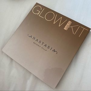Anastasia Beverly Hills glow kit